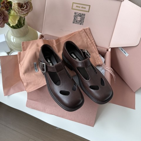 미우미우  25SS 플랫폼 샌들 다크 초콜릿 굽 4cm